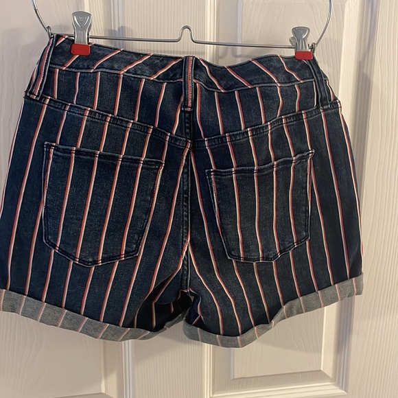 Universal Thread Stripped Jean Shorts 02/26 - Picture 2 of 2